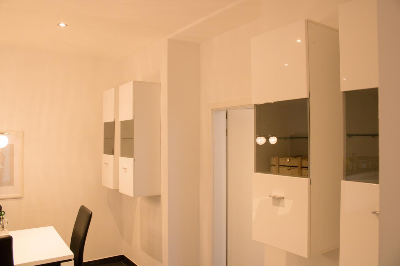 White Lofty Und White Studio Dusseldorf Exterior photo