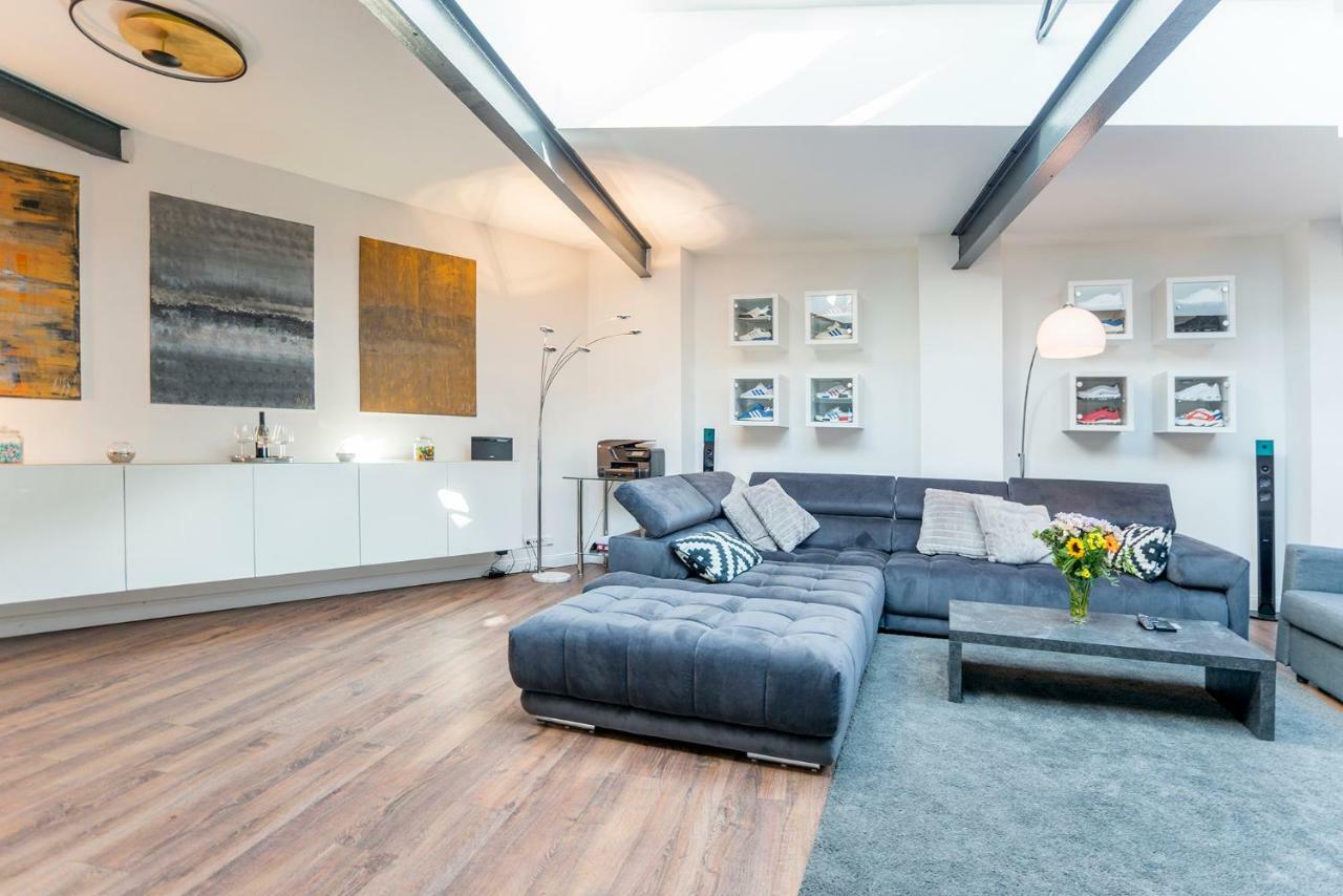 White Lofty Und White Studio Dusseldorf Exterior photo