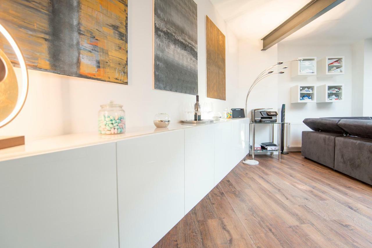 White Lofty Und White Studio Dusseldorf Exterior photo