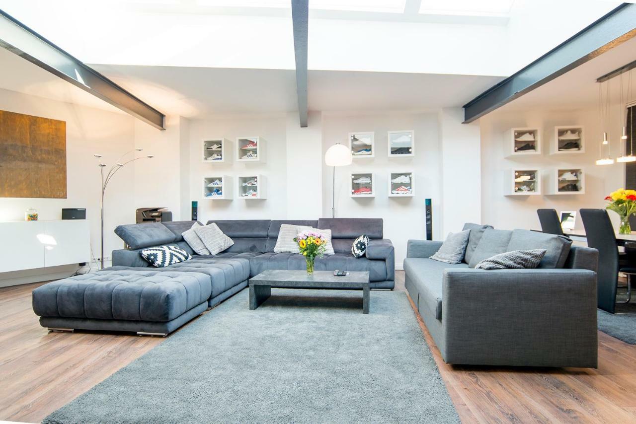 White Lofty Und White Studio Dusseldorf Exterior photo