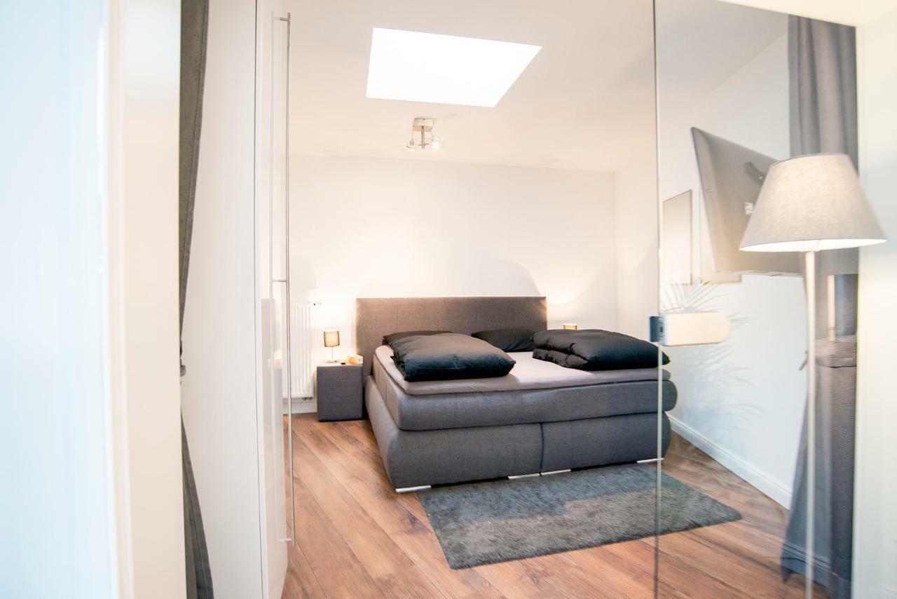 White Lofty Und White Studio Dusseldorf Exterior photo
