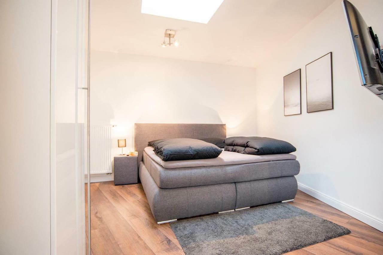 White Lofty Und White Studio Dusseldorf Exterior photo